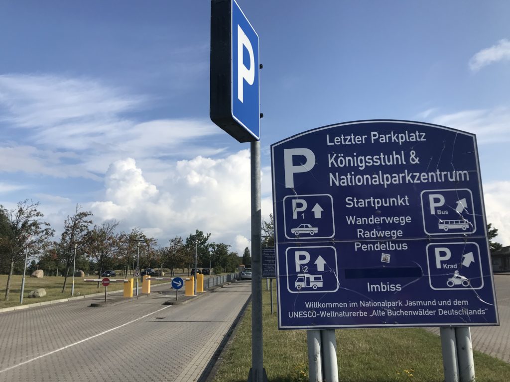 Kreidefelsen Rügen Parken - der Großparkplatz mit Schrankenanlage