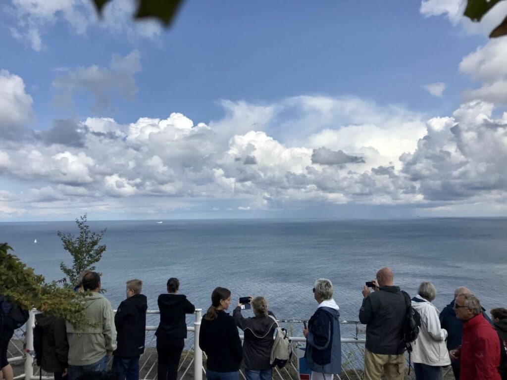 Das ist die Königsstuhl Aussicht auf die Ostsee