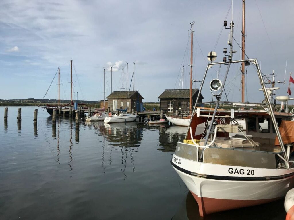 Im Hafen am Greifswalder Bodden im Mönchgut