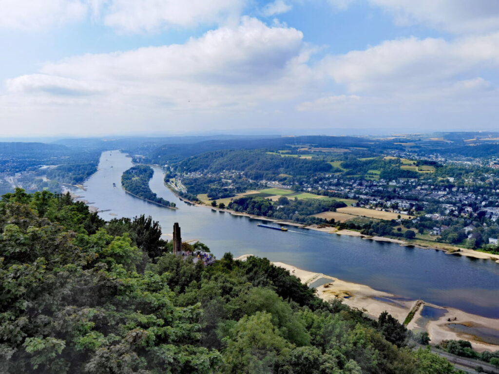 Aussicht vom Drachenfels auf den Rhein