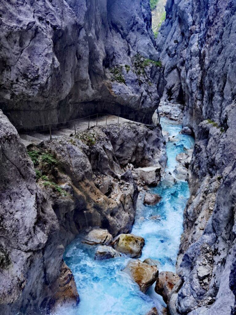 Felsformationen am Fuße der Zugspitze - hier die Höllentalklamm