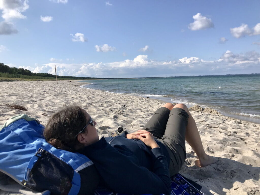 Einfach mal den Wellen lauschen - geht perfekt am Schaabe Strand