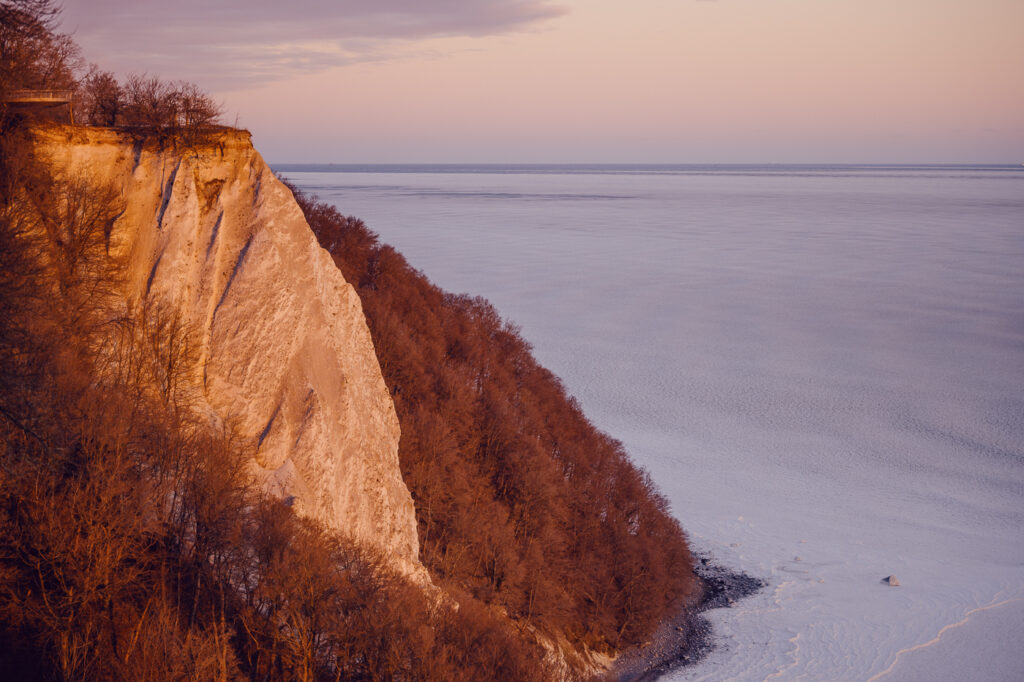 Kreidefelsen Rügen Winter - perfekte Stimmung beim Sonnenuntergang